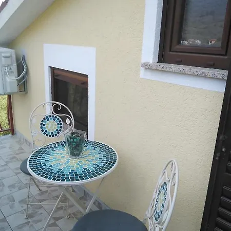 Nina Apartment Ravni