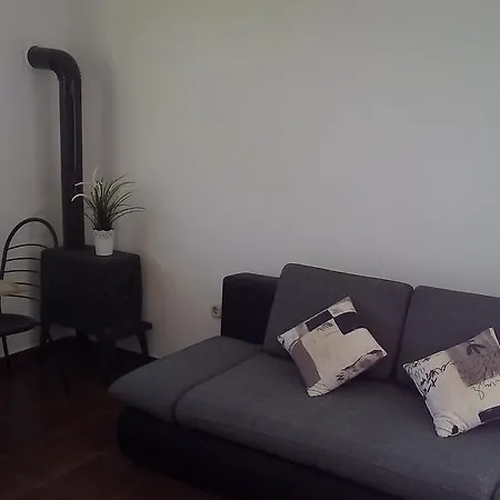 Nina Apartment Ravni
